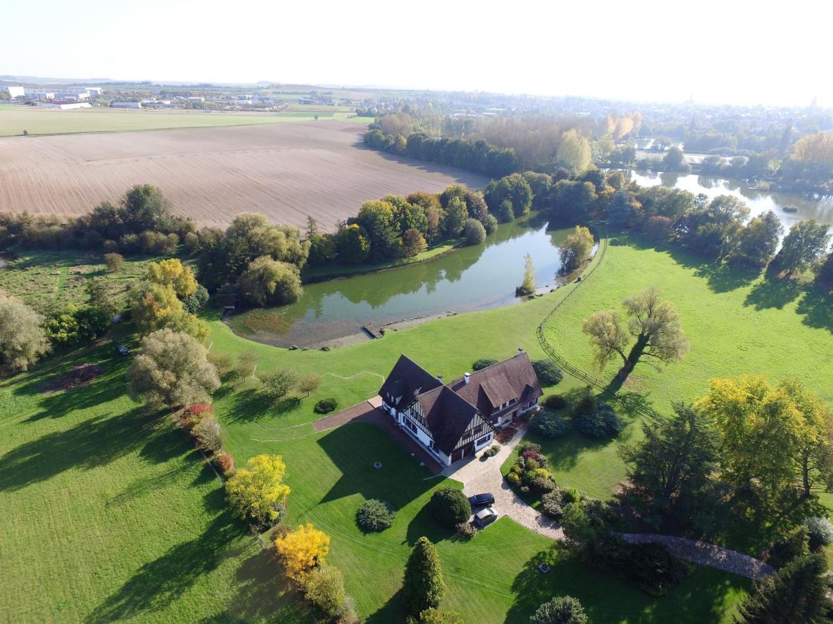 Bed and Breakfast Domaine D'Aveluy Екстер'єр фото